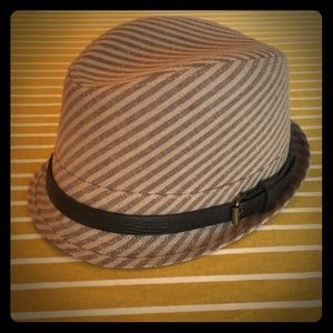 Urban Outfitters Hat (NEW)